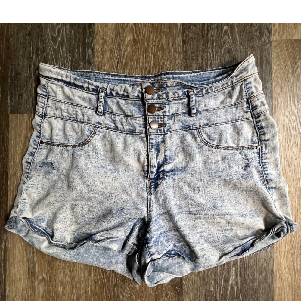 Refuge Denim Shorts Womens 14 Light Blue Acid Wash High Waisted Triple Button